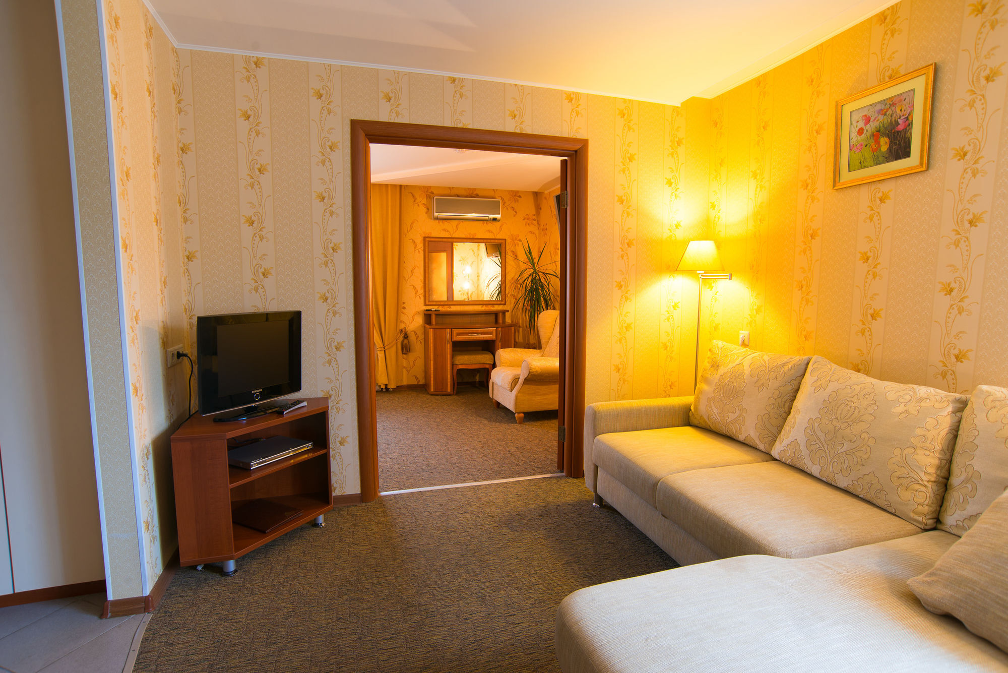 Suite Hotel Екатеринбург Екстериор снимка
